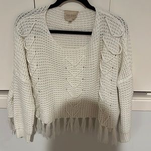 White sweater w fringe